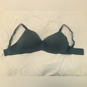 Knix Wingwoman Contour Bra plus size small band wireless